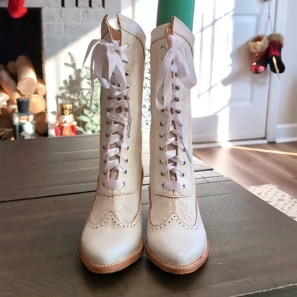Oak Tree Farms Biddy White Lace Up Western Victorian Heel Boots Sz 9 NWOT - Picture 6 of 16